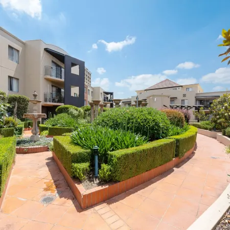 Sleek 2-Bed Apartment in Vibrant Kingston