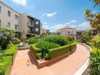 Sleek 2-Bed Apartment in Vibrant Kingston - 2-Star
