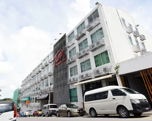 Tune Hotel - Waterfront Kuching Hotels near Sarawak Stadium