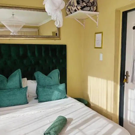 Budget Stays At Olivia Pines Guesthouse