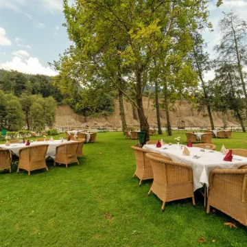 Span Resort & Spa, Manali - A Riverside Resort Отели в г. Бадгран