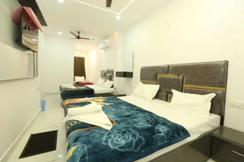 Aditya Home Stay - 2-Star