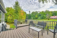 1 Mi to Main St Fryeburg: Historic Family Home Hotel di Fryeburg