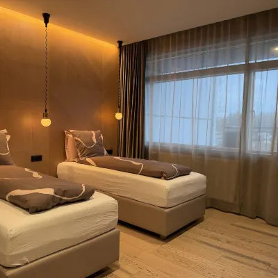 Hotel Lotus Hotels near Kringlan