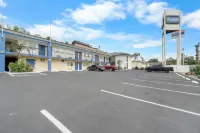 Travelodge by Wyndham Fairplex Pomona - parking