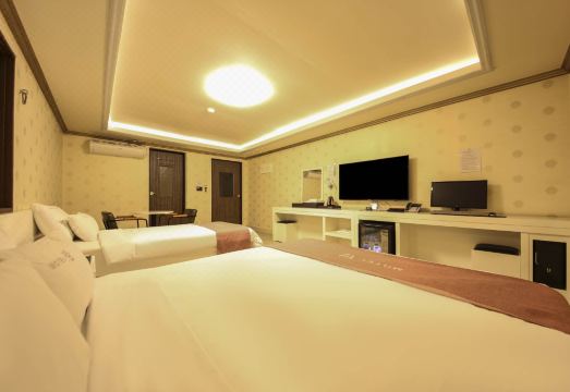 정책 안내 이미지 1