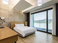The Line Hotel 鄰近梧宾站的酒店