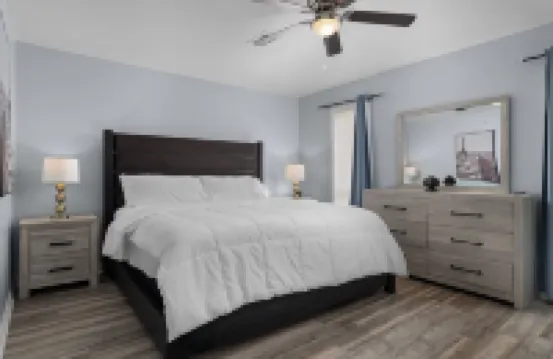 2-bd, 2-ba apartment in a prime location of Fort Smith. WiFi, AC, TV, and more.
