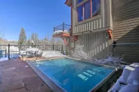7 Mi to Copper Mtn: Condo w/ Deck & Stunning Views - Swimmingpools