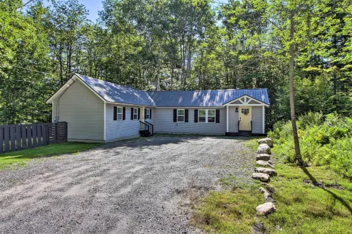 Stylish Mountain Home Near Ski, Golf and Manchester! - 3-Star