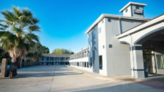 แอร์เวย์อินน์ - สนามบินไอเอช โรงแรมใน