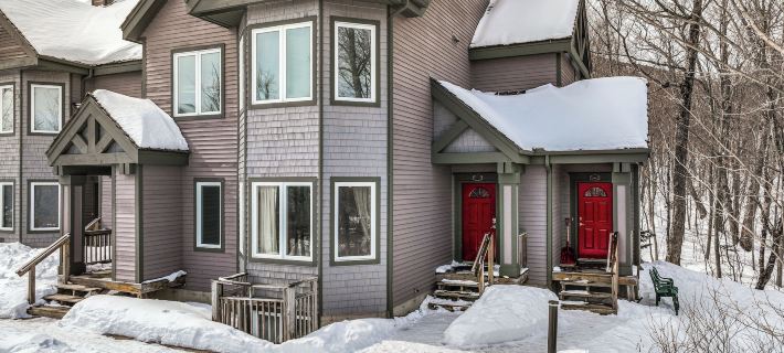 Ski-in Resort Family Condo w/ Deck at Jay Peak! Hotele w: Jay