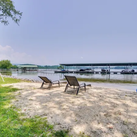 Chic Spring City Townhome on Watts Bar Lake!