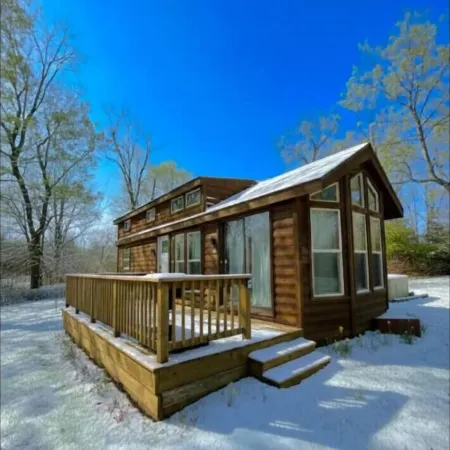 Little Lantern Cabin