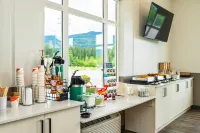 Quality Inn & Suites - breakfast