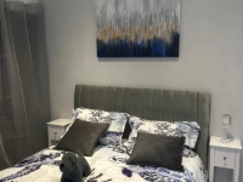 Exceptional view of the port of St-Goustan for this renovated 2-room apartmen Hotéis em Auray