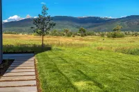 3 BR Duplex w/ Full Kitchen, W & D