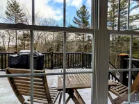 Bright Alpine Suite Near Sugarbush & MAD River Glen • Walk to Blueberry Lake Hotels in Warren