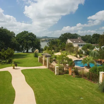 Inn on Lake Granbury Hotels near Shanley Park Sculpture Garden