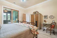 Sleeps 12, Kayaks, Private Dock, Large Yard + More