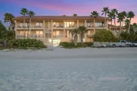 Beachfront With Private Balcony Heated Pool and Spa