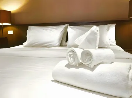 Carlton Hotel Отели рядом с достопримечательностью «Daily Telegraph»