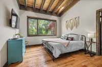 Twin Retreat Cabin 1: Hot Tub, Fire Pit, Golf Shangri La, Boat Grand Lake