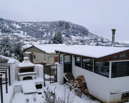 Goura Guesthouse Family Suite Lake Doxa Ξενοδοχεία στην πόλη Φενεός