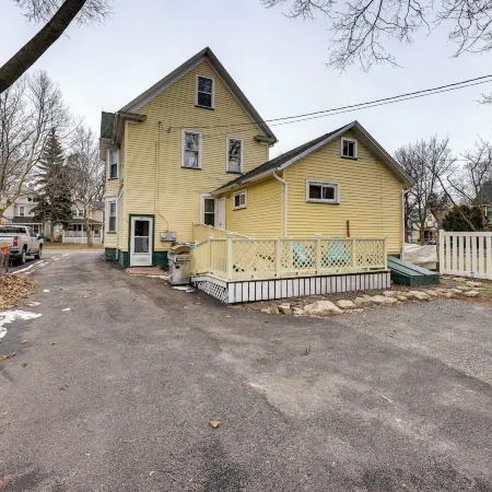 2 Miles to Dtwn! Idyllic Rochester Apt w/ Hot Tub