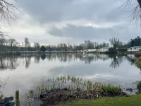 Cozy Caravan at Tower Lawn, Haggerston Castle Perfect Family Getaway - 2 étoiles
