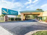 Quality Inn & Suites Coliseum Hotels near Greensboro Coliseum