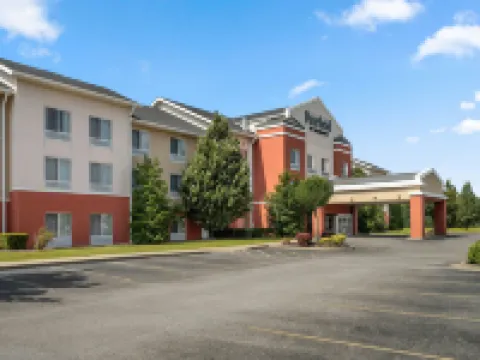 Fairfield Inn & Suites Marion Hotels in Marion