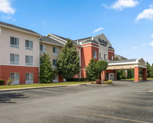 Fairfield Inn & Suites Marion Hotels in Marion
