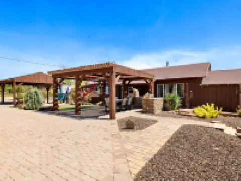 Zebra Rustic Retreat 3BR Home on Zebra Ranch Hotels in Williamson