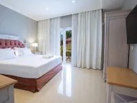VK Luxury Suites - Private Parking - Adults Only Hotels in Ellomeno