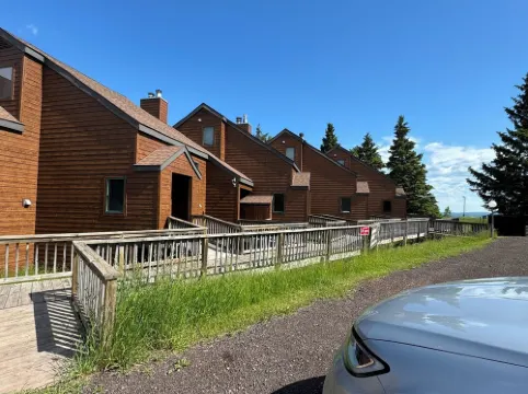 Modern Family Style Getaway -Wakefield UP House for up to 8!