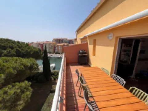 Apartment, swimming pool, park, 2 bedrooms and sleeping area, 6 adults, double terrace