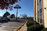 Days Inn by Wyndham Amarillo East - parking