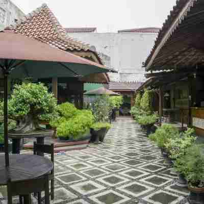 RedDoorz Syariah @ Lempuyangan Hotel Exterior
