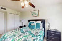 Sun-kissed Beach Condo With Amazing Pool, Tennis & Patio - Steps to the Beach! - Wifi
