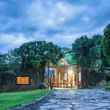 Naivasha Kongoni Lodge - Lakefront Getaway Hotel Exterior
