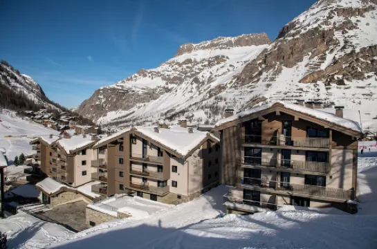 シャレー イジア