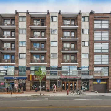 Terrasse Royale Hotel Отели рядом с достопримечательностью «Майл Енд»