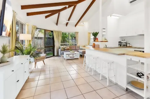 Green Cottage Trinity Beach Pet Friendly BBQ - Homestays