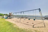 Lakefront 1 Bdrm--Hot Tub Open All Winter!    Early Summer Booking Discount!