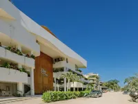 Elements Condos - 3-Star