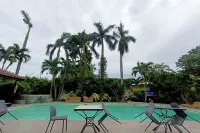 Alta Cebu Resort Mactan powered by Cocotel - Swimmingpools