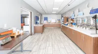 Holiday Inn Express & Suites ANDERSON by IHG - breakfast