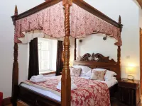 Oak Tree Hotels in Halwell and Moreleigh