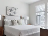 Landing Apartments Near Sun City Center and Riverview Hotels in Wimauma